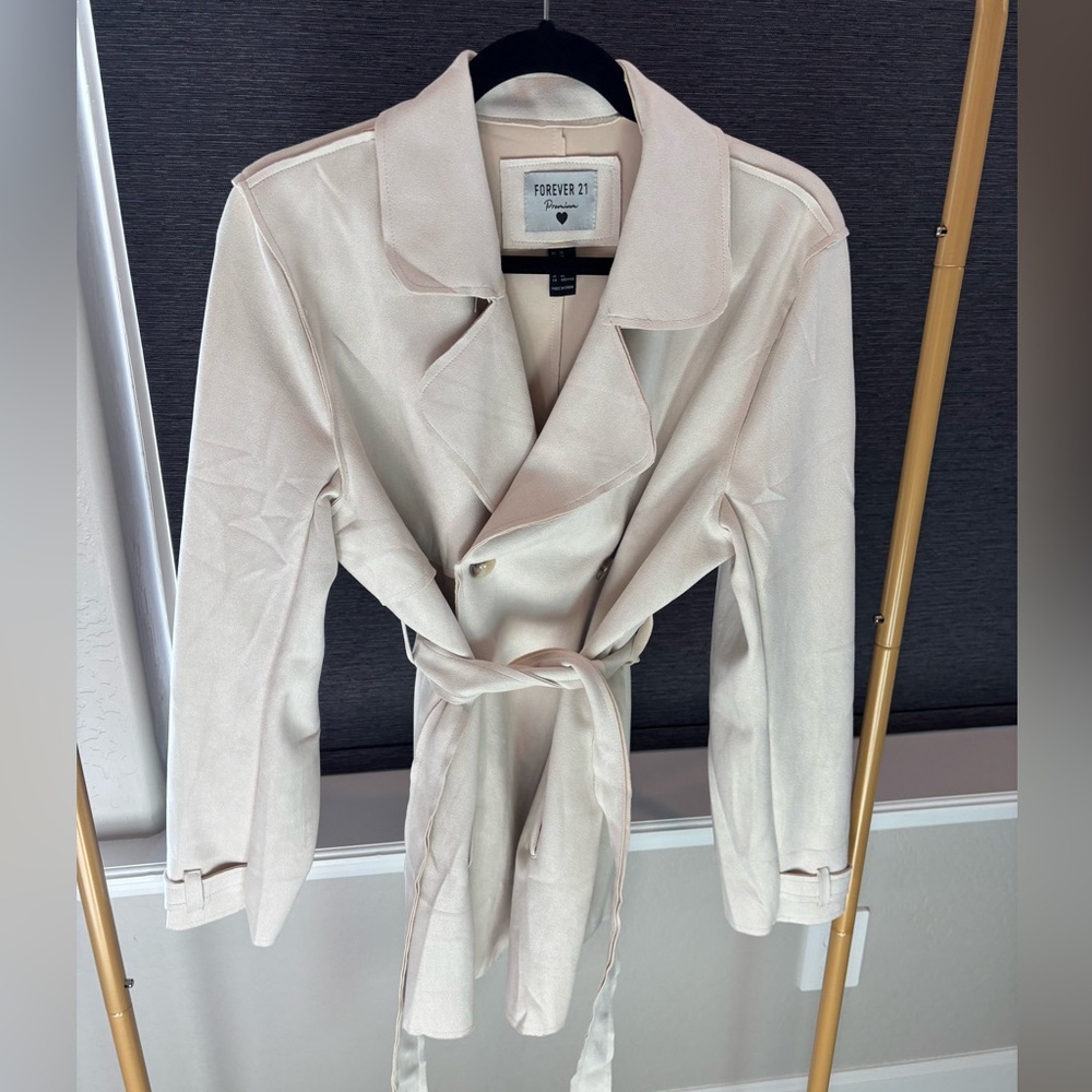 Forever 21 Premium Women’s Cream Trench Coat